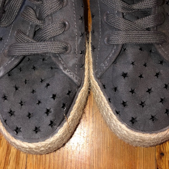 Women’s Universal Thread lace up canvas shoes - Picture 6 of 8